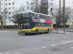 berlin MAN-Doppeldecker auf der Linie 172 nach U-Bahnhof Rudow an der Haltestelle Gropiusstadt Lipschitzallee/Fritz-Erler-Allee.