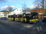 berlin Solaris Urbino auf der Linie X33 nach S+U Bahnhof Rathaus Spandau am U-Bahnhof Rathaus Reinickendorf.