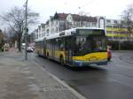 berlin Solaris Urbino auf der Linie X54 nach U-Bahnhof Hellersdorf an der Haltestelle Wei�ensee Pasedagplatz.