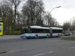 berlin Solaris Urbino auf der Linie 638 nach S+U Bahnhof Rathaus Spandau an der Haltestelle Spandau Melanchtonplatz.