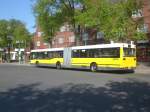 mercedes-benz-o-405-n-niederflur-stadtversion Mercedes-Benz O 405 N (Niederflur-Stadtversion) auf der Linie M32 nach S+U Bahnhof Rathaus Spandau an der Haltestelle Staaken Heidebergplan.