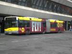 berlin Solaris Urbino auf der Linie TXL nach S+U Bahnhof Alexanderplatz am Flughafen Tegel. 