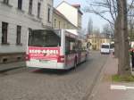 man-niederflurbus-3-generation-lions-city-u-tu BLK-V1006, ein MAN Lion&acute;s City � CNG macht sich auf dem Busbahnhof von Wei�enfels gerade auf den Weg, um als Linie 11 �ber Lassalleweg - Kaserne - Borau - GWG Zorbau - Borau - Seelauer Str. den Busbahnhof nach gut 36 Minuten Fahrzeit wieder zu erreichen. Aufgenommen wurde das Bild am 08.04.2009.