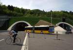 Postauto Shuttle-Betrieb mit Gelenk-Postbussen anl�sslich WestFest (Er�ffnung Uetlibergtunnel), 25. April 2009