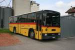 Postauto CarPostal Ouest, PU Rod, Oron-la-Ville, VD 2'695 (NAW/R&J BH4-23, 1992) am 20.4.2009 abgestellt in Oron-la-Ville. Die tl-Kleber auf den Fensterscheiben stammen von den Postauto-Eins�tzen auf TL-Linien, die Seit Dezember 2008 definitiv Geschichte sind. 