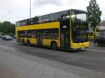 berlin MAN Lion's City DD (Doppelstock) auf der Linie X33 am S+U Bahnhof Rathaus Spandau.