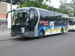 berlin MAN Lion's Coach der Firma Schumann Reisen mit Werbung vom Fu�ballverein 1. FC Carl Zeiss Jena am S+U Bahnhof Zoologischer Garten.