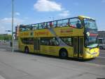berlin Volvo-Doppeldecker Sightseeing-Bus am Lustgarten in der Stra�e Unter den Linden.