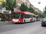 mercedes-benz-o-405-n-niederflur-stadtversion Ein Bus der SvHi erreicht die Haltestelle Schuhstra�e