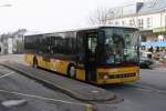 Postauto Nostalgie im Z�rcher Oberland: Heute fahren keine PostAutos mehr von Wald ZH nach Laupen, Eglingen und Goldingen - und SG 267'064, Baujahr 1997, ist ab Uznach im Fahrplaneinsatz nur noch sehr selten anzutreffen und hat den Winter 2008/09 in Einsiedeln verbracht. Aufnahme in Wald ZH am 2.12.2006. 