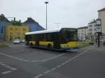 berlin Solaris Urbino auf der Linie 184 nach S-Bahnhof S�dkreuz an der Haltestelle Tempelhof Attilaplatz.
