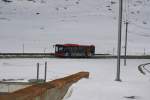 Kt. Graubunden 'Skibus' am Bernina-Pass: Im Winter f�hrt die Linie 2 von EngadinBus jede halbe Stunde zu den Talstationen der Diavolezza- und Lagalbbahn am Berninapass. Die Aufnahme vom GR 100'118 entstand am 10.3.2007 auf der R�ckfahrt zwischen der Lagalb- und der Diavolezzabahn. 