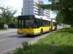 berlin MAN Niederflurbus 2. Generation auf der Linie 125 am U-Bahnhof Osloer Stra�e.