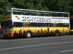 berlin MAN-Doppeldecker Sightseeing-Bus am Berliner Rathaus. 
