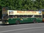 berlin MAN-Doppeldecker Sightseeing-Bus am Berliner Rathaus.
