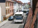 MAN Niederflurbus 1. Generation MAN NL 202 als Linie 718 von Walldorf nach Altlu�heim bei der Durchfahrt der Engen Friedrichstra�e in Reilingen, Umleitungsbedingt. Der Subunternehmer f�r die BRN ist Lukas-Bustouristik aus Wiesloch