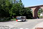 MAN Niederflurbus 1. Generation Im neuen Gewand: WND-DS 285 der Firma Dieter Schmidt, Marpingen. Bis vor wenigen Wochen trug dieser Bus noch das Farbkleid der NVG, von der dieser Wagen gebraucht gekauft wurde. Nun erhielt er das neue Firmendesign der Firma Schmidt und neue Sitzpolster. Das Bild entstand am Sportplatz M�hlbach in Schiffweiler, Linie 307.