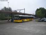 Postauto Nr. 043 (Regie ZH-Unterland/B�lach) am 23.6.09 beim Bahnhof B�lach. Dieser Wagen ist erst vor kurzem in B�lach stationiert worden. Davor war er in der Garage Embrach untergerbacht, wo er jeweils auf der Schnellbus Linie S521 Rorbas - Flughafen eingesetzt wurde. Dort merkte man allerdings dass er zuwenig Kilometer leistete, deshalb wurde er durch einen O405GN2 ausgetauscht. Wodurch nun beide GN2 der Regie Unterland in Embrach sind.