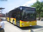 Postauto Nr. 607 'Aedermannsdorf' (Regie Balsthal) beim Bahnhof Oensingen am 24.6.09. Paralell zur OeBB f�hrt ein Postauto nach Oensingen, und bedient die Dorfzentren.