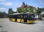 Postauto Nr. 610 'Herbetswil' (Regie Balsthal) am 24.6.09 beim Bahnhof Balsthal. Dieser MAN wird danach �ber den Passwang nach Waldenburg fahren, wo Anschluss auf die Waldenburgerbahn nach Liestal besteht.
