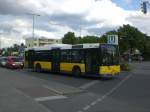 berlin MAN Niederflurbus 2. Generation auf der Linie 371 nach Rudow Liselotte-Berger-Platz am U-Bahnhof Rudow.
