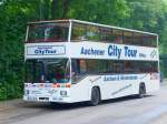 Sonstige Stadtrundfahrt mit einem Doppeldecker in Aachen, die Tour wird aber bei diesem schw�larmen Wetter nicht gut angenommen, es sind 2 G�ste im Bus 