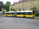 berlin Solaris Urbino auf der Linie 156 nach Wei�ensee Stadion Buschallee/Hansastra�e an der Haltestelle Wei�ensee Pasedagplatz.