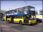 berlin Berliner VerkehrsGesellschaft: Ein Doppeldecker MAN DN 202 an der Unterf�hrung am Bahnhof Berlin-S�dkreuz, 11.10.06.