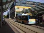 saarbrucken-saarbahn-gmbh An der Haltestelle Saarbr�cken-Hauptbahnhof ist ein MAN vorgefahren. Der Bus tr�gt Werbung der Firma Elektro Conrad.