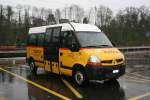 Postauto PU SAPJV, L'Isle, Nr. 56 (VS 454'125, Renault Master) am 21.4.2008 in Cossonay, gare. 