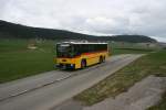 Postauto CarPostal Ouest NE 113'208 (NAW/RJ BH4-23) am 25.4.2008 zwischen La Br�vine und Les Bayards. 