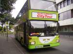 Doppelstockbusse Hier sieht man den Doppeldecker von vorne .
Ich bin mit diesem Doppeldecker Gefahren und finde denn sehr empfelenswert