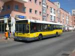 mercedes-benz-o-405-n-niederflur-stadtversion Mercedes-Benz O 405 N (Niederflur-Stadtversion) auf der Linie 117 nach S-Bahnhof Lichterfelde Ost an der Haltestelle Stahnsdorf Waldsch�nke.