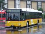 Postauto Postauto - MAN SO 20096 unterwegs auf der Linie 8/898 bei der Bushaltestelle beim Bahnhof B�ren an der Aare am 08.08.2009