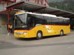 Postauto Setra S412 UL BE 401465 beim Bahnhof Meiringen nach der Fahrt von der Schwarzwaldalp hinunter.
Aufgenommen am 13.08.2009