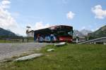 Kt. Graubunden Die meines Wissens einzige dreit�rigen Setra 415NF der Schweiz fahren f�r EngadinBus. Im Bild GR 100'120 (2008), der auf seinem Weg von Maloja nach Pontresina soeben die Haltestelle Capolago passiert hat.