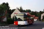 Saarland 26.08.09: Mit neuer Front und neuer Farbe konnte ich den WND-SD 9 erwischen. Der Wagen wurde huete �berraschend auf der NVG Linie 307 eingesetzt. Leider zickt die vordere Matrix rum. Der Wagen erhielt nach einen Unfall im vergangenen Winter eine neue Front, es handelt sich hier eigentlich um einen MAN N� 363 aus der Vorserie von 1998. Vor einigen Wochen verschwand damals noch wei�e Wagen und in rot lackiert zur�ck. Zus�tzlich erheilt er die wei�e Ecke vorne, die Front entspricht nun der SaarVV Regio Front, und das neue Firmendesgin der Firma Schmidt wurde auch aufgeklebt.