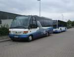 rostock Flughafenbus wartet auf sein n�chsten Einsatz von Rostock Hauptbahnhof/S�d Richtung Flughafen Rostock-Laage.Dahinter steht noch ein unbekannter K�stenbus(07.08.09)
