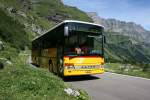 Postauto Die Mittagskurse ab Fl�elen und Linthal fahren aus Umlaufgr�nden jeweils nur bis zum Hotel Klausenpassh�he (Haltestelle Balm), so auch Setra 313UL Nr. 46 (2003), der aus Linthal kommend in K�rze die Haltestelle Klus erreichen wird. 