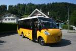 Postauto In meinen Augen einer der h�sslichsten Fahrzeugtypen in der Geschichte von PostAuto: Der Cacciamali Thesi 65C18. Dieses Fahrzeug aus 2008 geh�rt den PostAuto-Betrieben Unteres Toggenburg und wird in erster Linie zwischen St. Peterzell und Degersheim eingesetzt. Aufnahme in St. Peterzell am 8.9.2009. 
