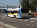 saarbrucken Ein Stadtbus verl�sst gerade die Haltestelle R�merkastell als Linie 122 in Richtung Stadt.
