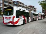 hamburger-hochbahn-ag-hha mein Liebling  XXL Vanhool 8710,von Rechts mit T�ren und Heck...