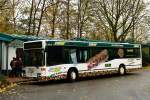 mercedes-benz-o-405-n-niederflur-stadtversion Vor dem Rhein Ruhr Zentrum in M�lheim an der Ruhr machte Vehar Wagen 9224 am 23.11.2008 eine kleine Pause.
Er tr�gt Werbung f�r Subway.
Er fuhr f�r die MVG M�lheim und der Reihnbahn D�sseldor im Auftragsverkehr.
Der Wagen wurde Verkauft.
