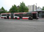 bremer-strasenbahn-ag-bsag Noch in seiner Ursprungslackierung steht dieser 48er Neoplan N4021 am BF Vegesack und wartet auf seine Weiterfahrt, bis er irgendwann mal ausgemustert wird. 