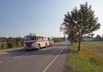H6B Zwischen dem Stra�enbahn-Depot Schkeuditz und dem Stra�enbahnmuseum Halle(Saale)bestand am 19.09.2009 ein Pendelverkehr mit historischen Bussen. Hier ist der Hallenser H6B im Schkeuditzer Ortsteil Wehlitz auf dem Weg nach Halle. 