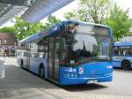 Solaris Urbino Am ZOB in Delmenhorst steht dieser Solaris Urbino12 von DelBus. Vom Sitzkomfort, finde ich die Delmenhorster Solaris garnichtmal so schlecht, sogar etwas bequemer als bei der BSAG. 