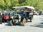 Oldtimertreffen,Saurer Cabrio-Bus,noch mit Holzfelgen und Vollgummireifen.Chur 12.09.09  ...