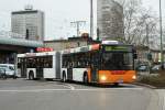 MAN Niederflurbus 2. Generation Graf Reisen 425 HER AG 165 als SEV vor dem HBF Essen.
Zu beachten sind die 4 T�ren.
Januar 2007
