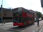 london Ein Arriva-Doppeldecker auf der Linie 59 nach Kings Cross an der Waterloo Station.