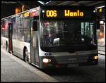 Wieder die 006 nach Wanlo im Hauptbahnhof von M�nchengladbach, diesmal ...